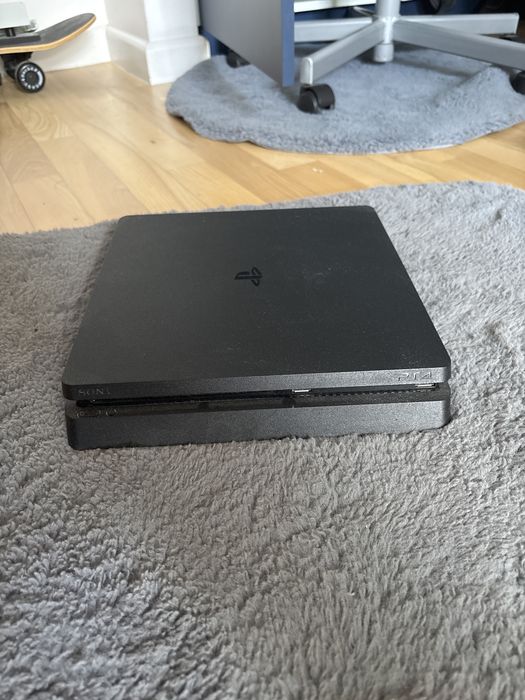 Ps4 + sluchawki oryginalne do ps4 + nowy paddo Ps5 + gry