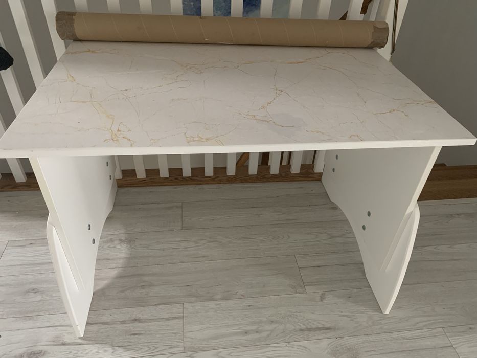 Biurko biale 100x67 wys. 64