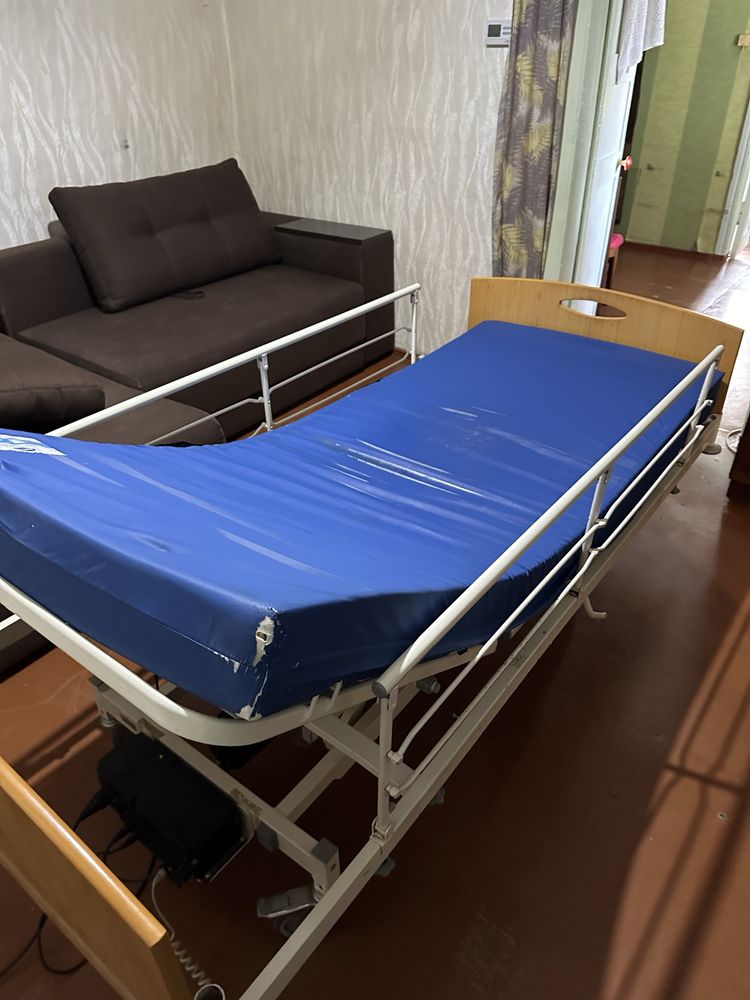Лікарняне ліжко з електроприводом. Мед ліжко