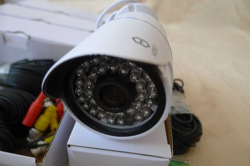 Комплект відеоспостереження Hodely CCTV 2000TVL 720P IP66 4 камери