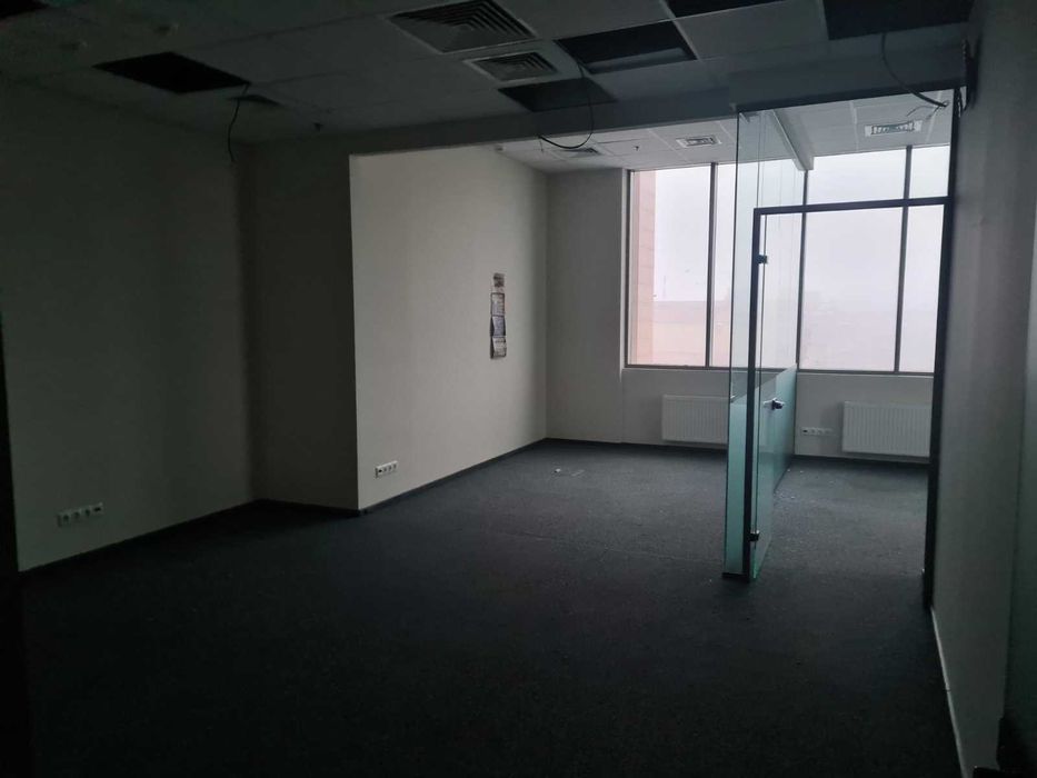Офіс в БЦ SENATOR, вул.Різницька, м. Арсенальна