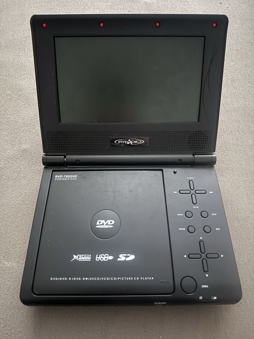 Przenośny odtwarzacz DVD Irradio DVP-7002UC – USB, SD, bez ładowarki
