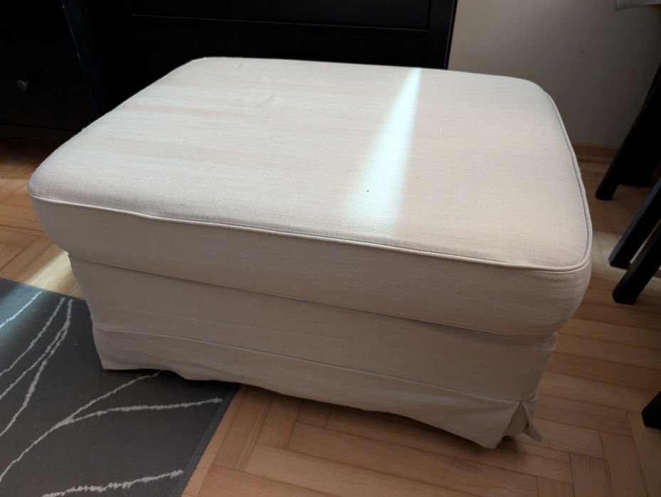 Podnóżek IKEA EKTORP ze schowkiem beżowy