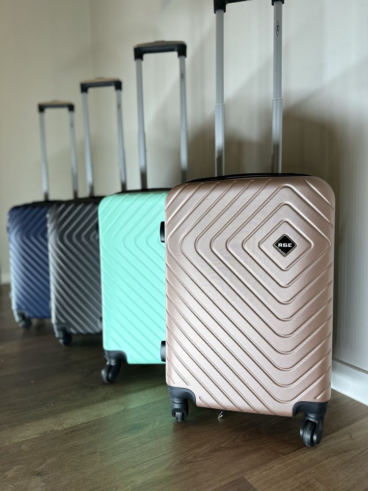 Nowa walizka kabinowa/ walizki podróżne