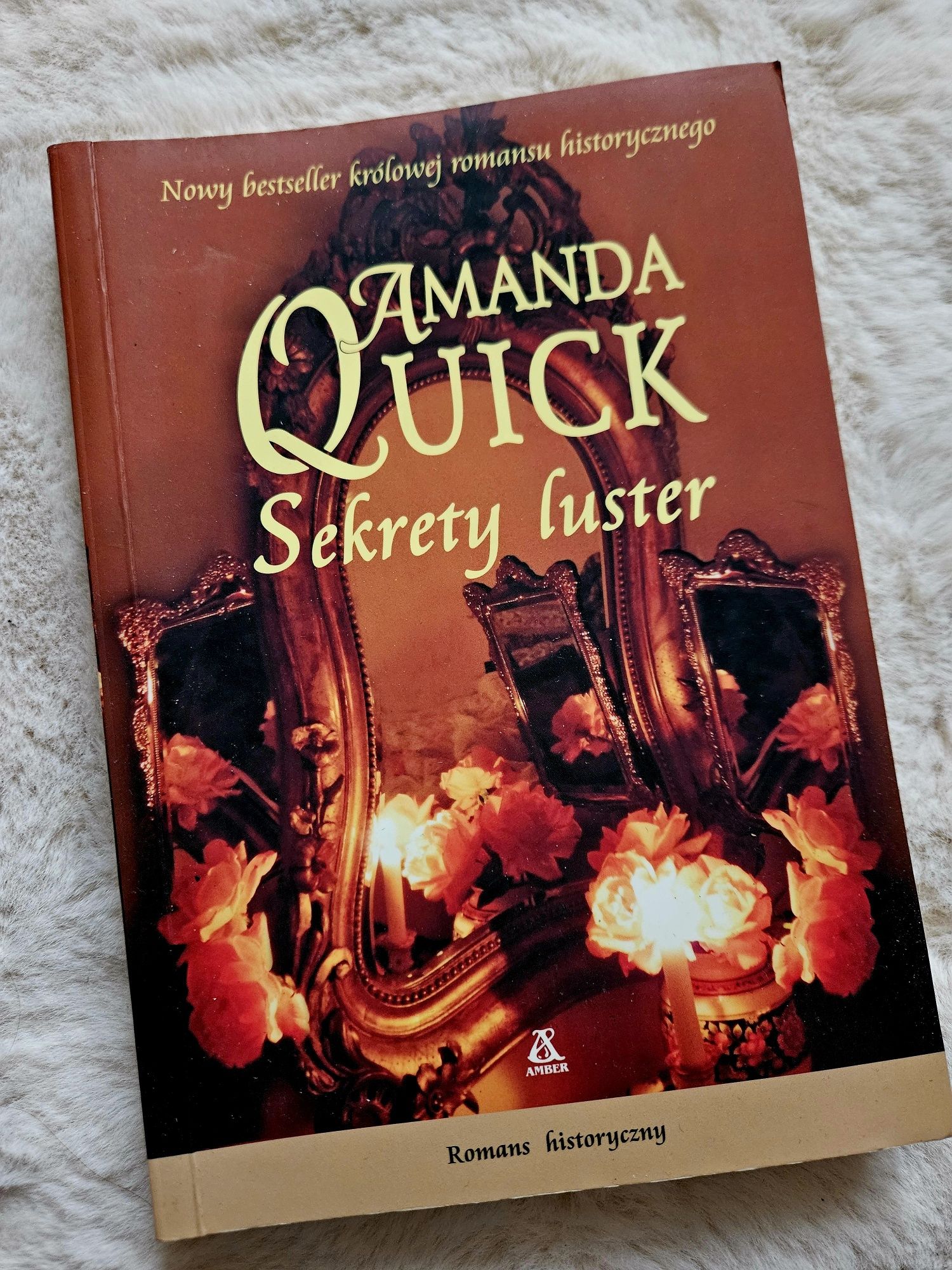 "Sekrety luster" Amanda Quick romans