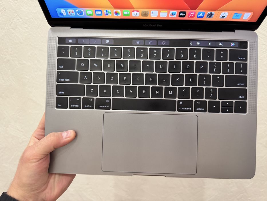 Продам Macbook Pro 16/256 как новый