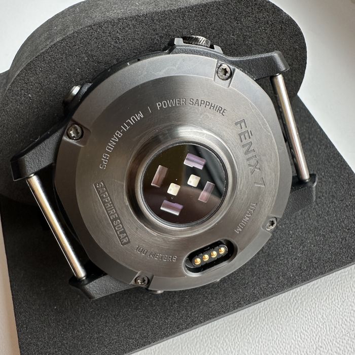 Garmin Fenix 7 Sapphire Solar — Carbon Gray DLC Titanium