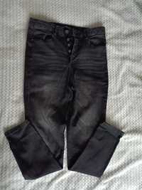 Czarne jeansy damskie