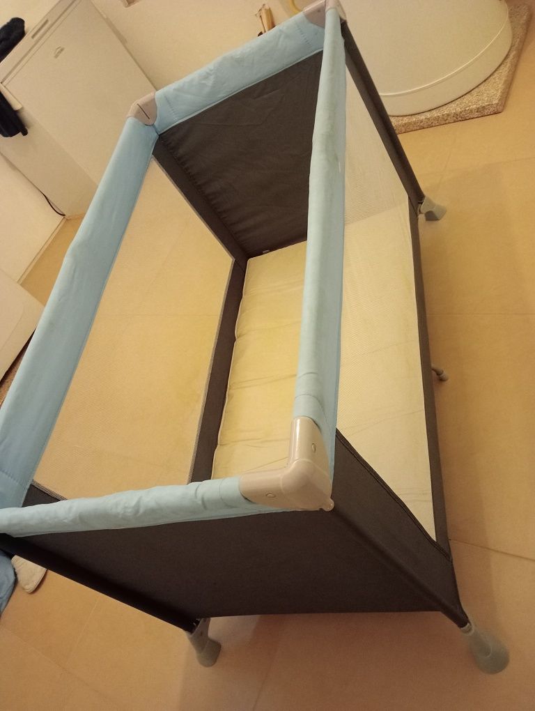 Cama de viagem com colchão