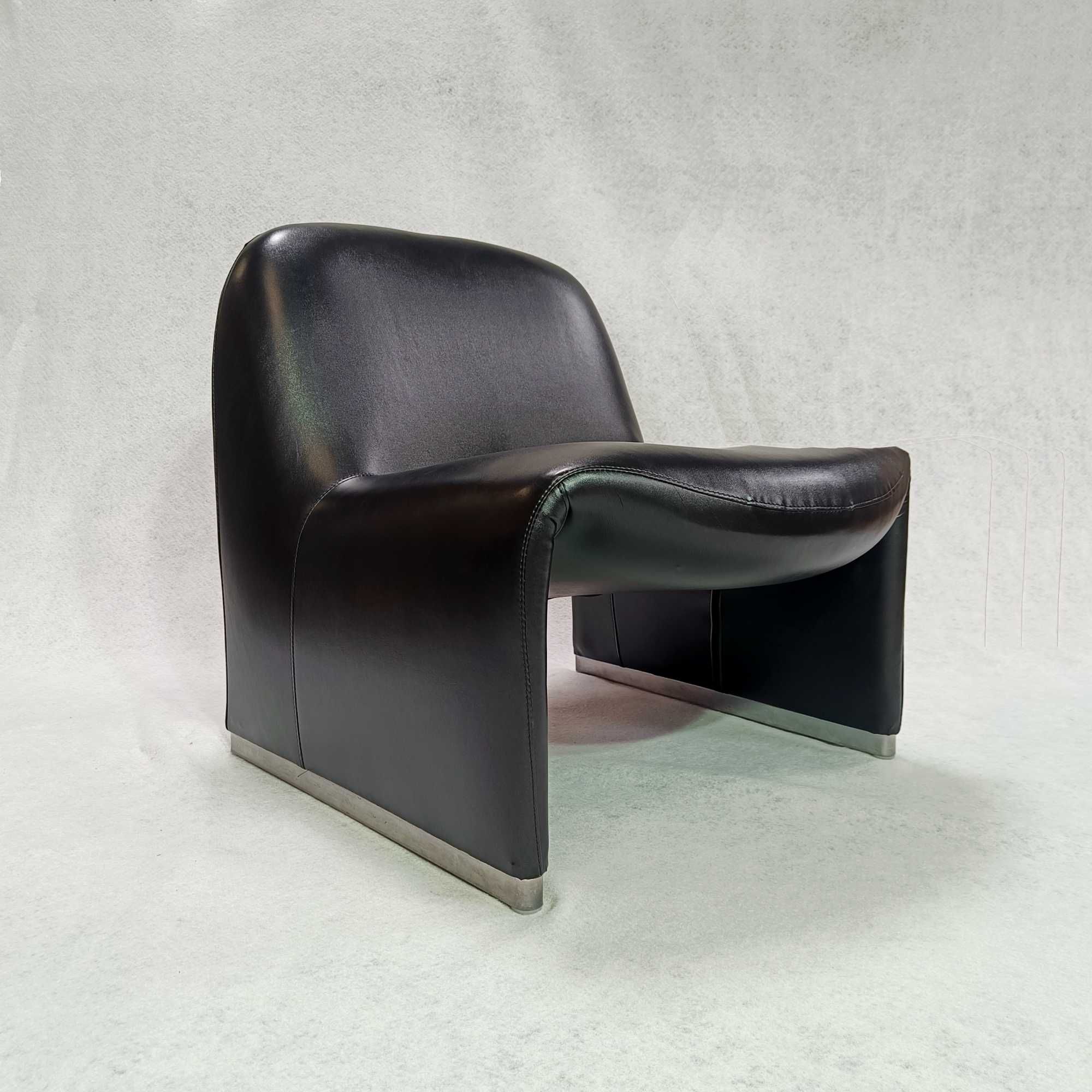 Vintage Lounge design Chairs by Giancarlo Piretti