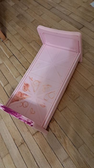 Віддам кукольне ліжко