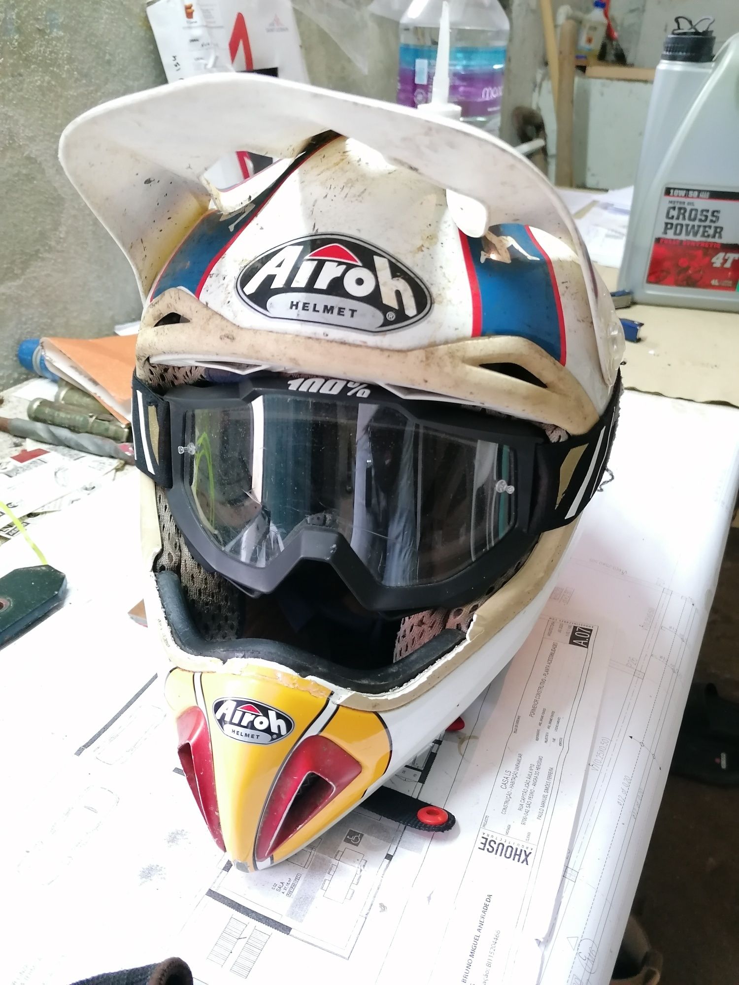 Capacete Airoh usado