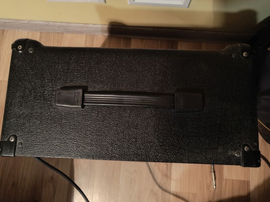 Комбопідсилювач Marshall MG 30dfx