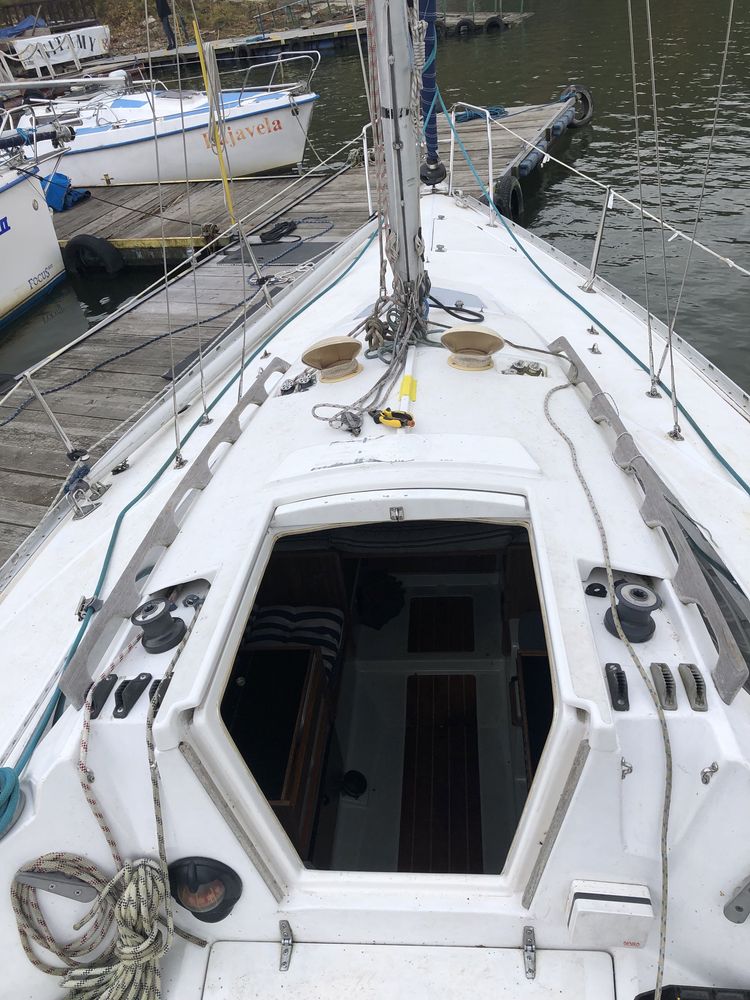 Łódź żaglowa - żaglówka Yamaha 25 MK2