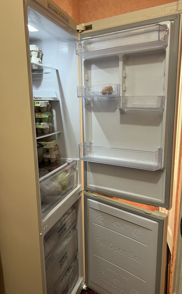Холодильник Samsung на гарантии