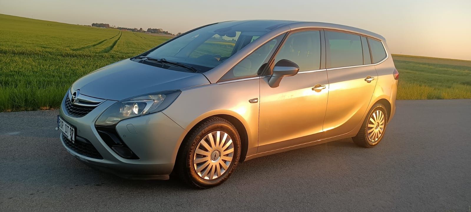 Opel Zafira cosmo 1.4 turbo Nawigacja Panorama Full Opcja