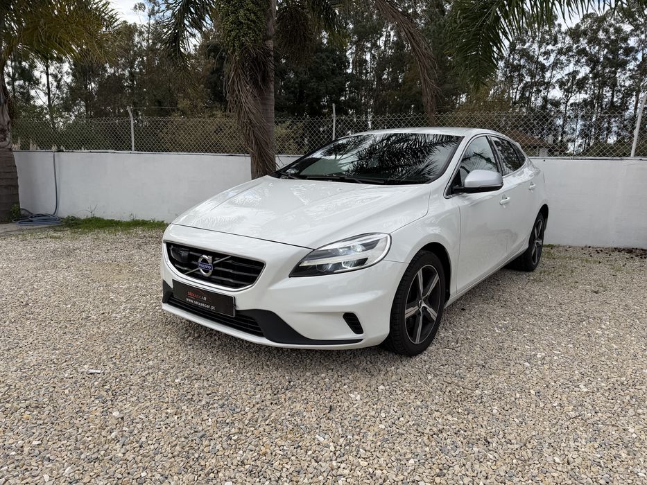 Volvo v40 D3 R-design