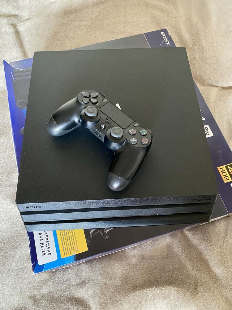 Sony Play Station 4 Pro PS4PRO 1TB