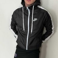 Куртка чоловіча спортивна демісезонна вітровка Nike