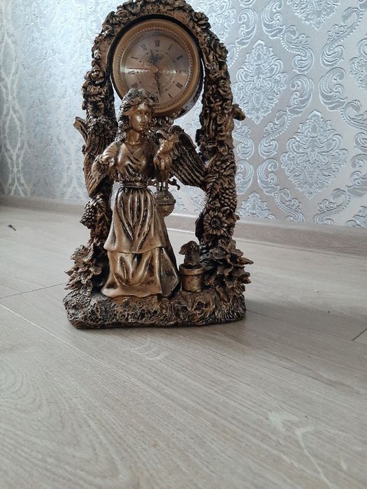 Часы  настольные