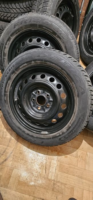 Zimowe opony z felgami stalowymi