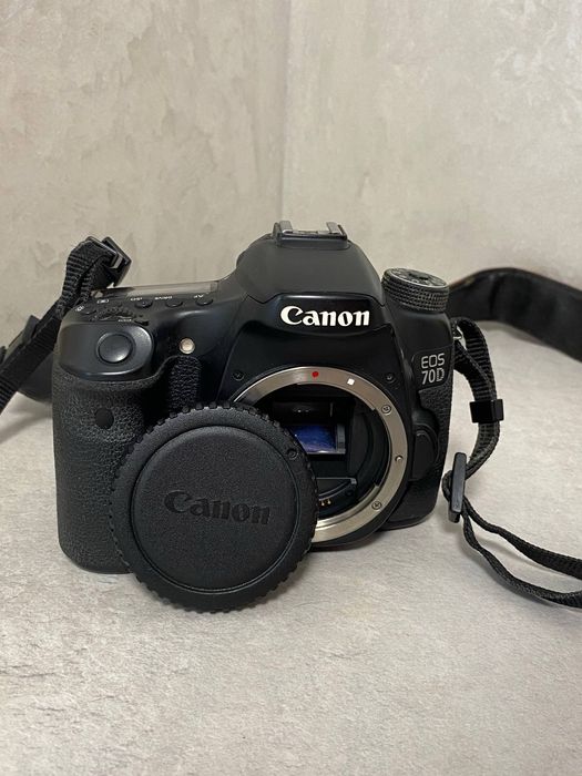 Фотоапарат  Canon EOS 70D (тушка)