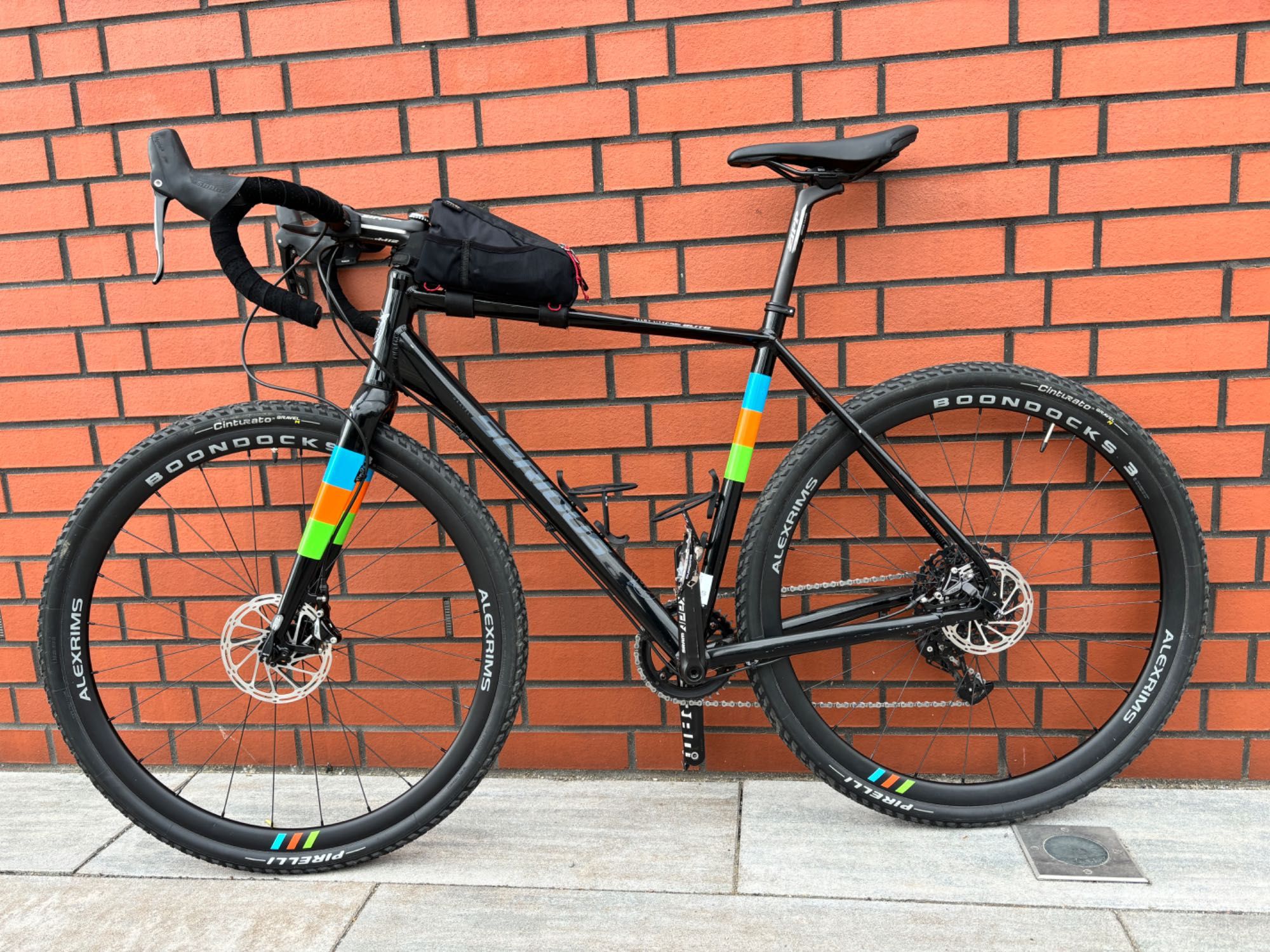 Rower gravel Serious Grafix Elite; model 2018; rama 54; napęd 1x11