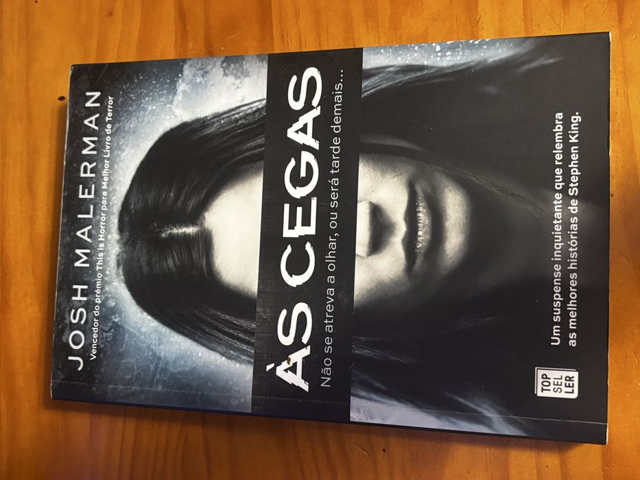 Livro - Às cegas (edição Porto Editora)