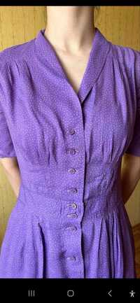 Лавандовое платье миди в горошек в винтажном стиле