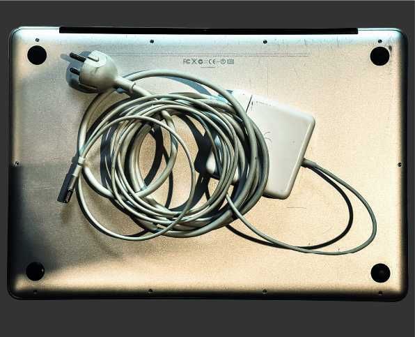 MacBook Pro 15 - mid 2009 (para peças)