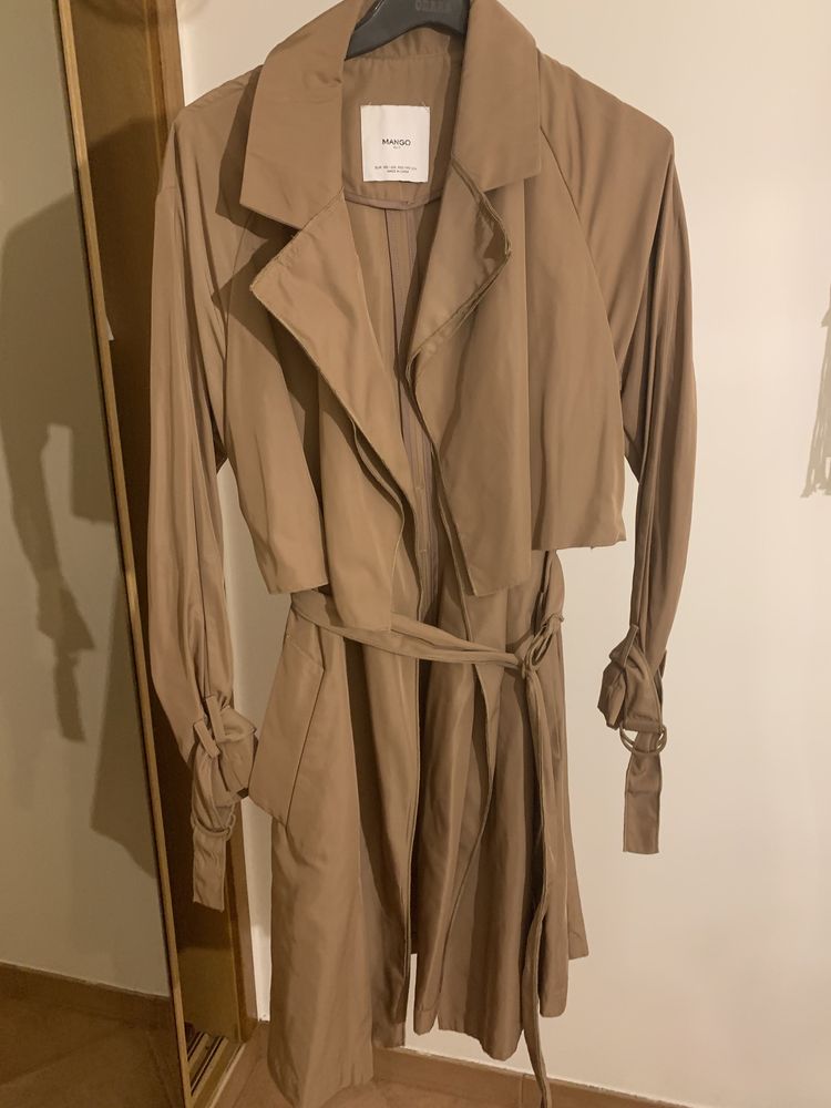 Gabardina creme Mango