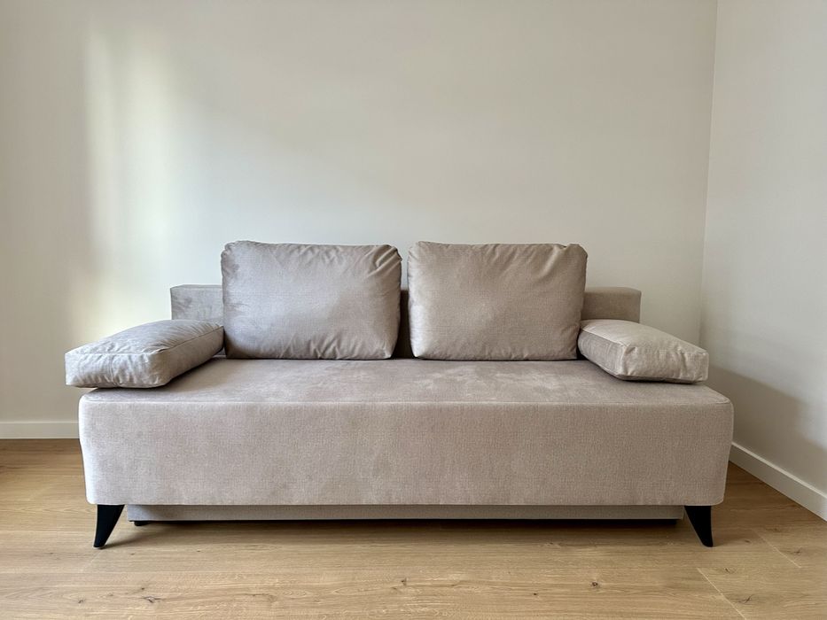 Nowa rozkładana sofa beżowa, dwuosobowa, Agata Meble
