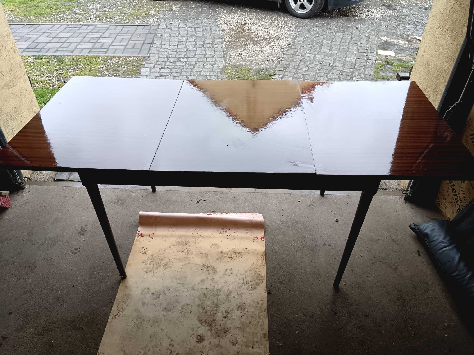 Stół rozkładany lakierowany PRL