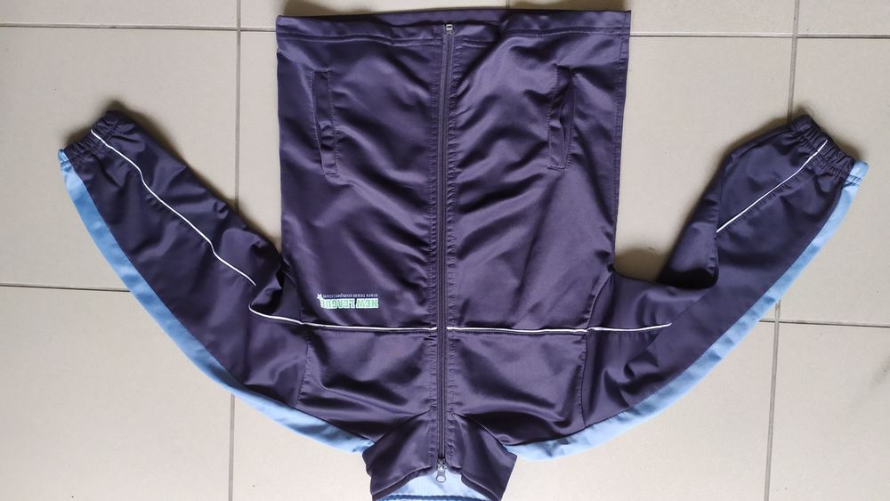 Bluza na zamek rozmiar 122-128