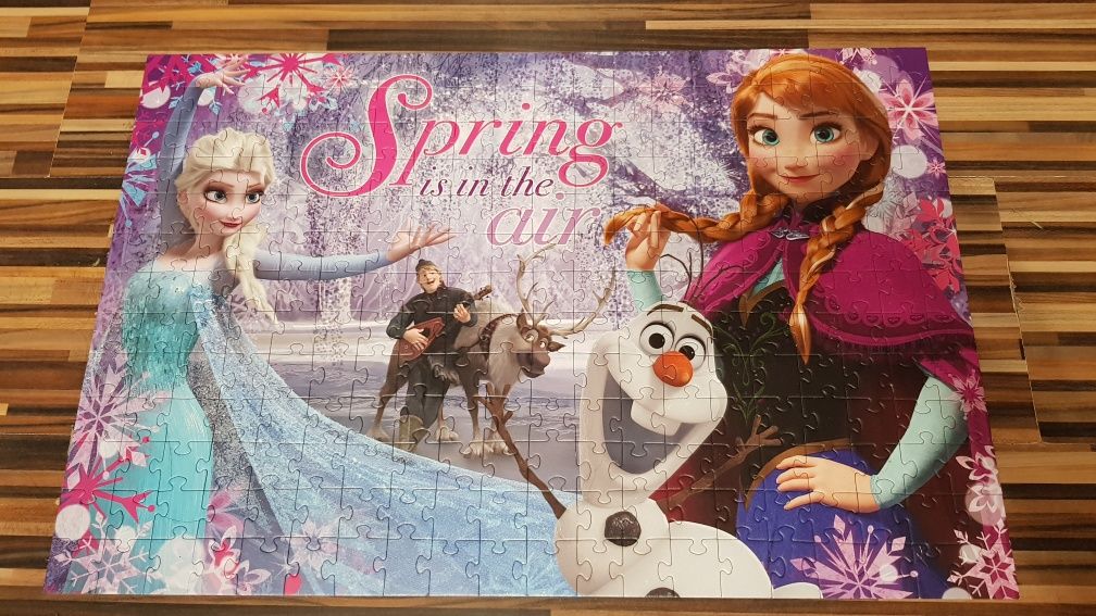 Puzzle Anna i Elsa, Kraina Lodu, Frozen 260 szt.