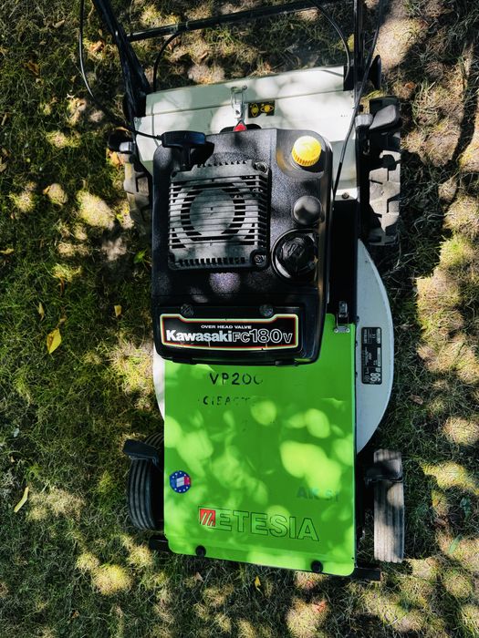 Karczownica kosiarka spalinowa do wysokiej trawy Etesia AK51 6KM/hydro