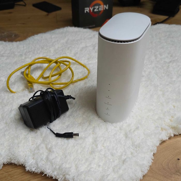 Bezprzewodowy router 5G/LTE ZTE MC801A