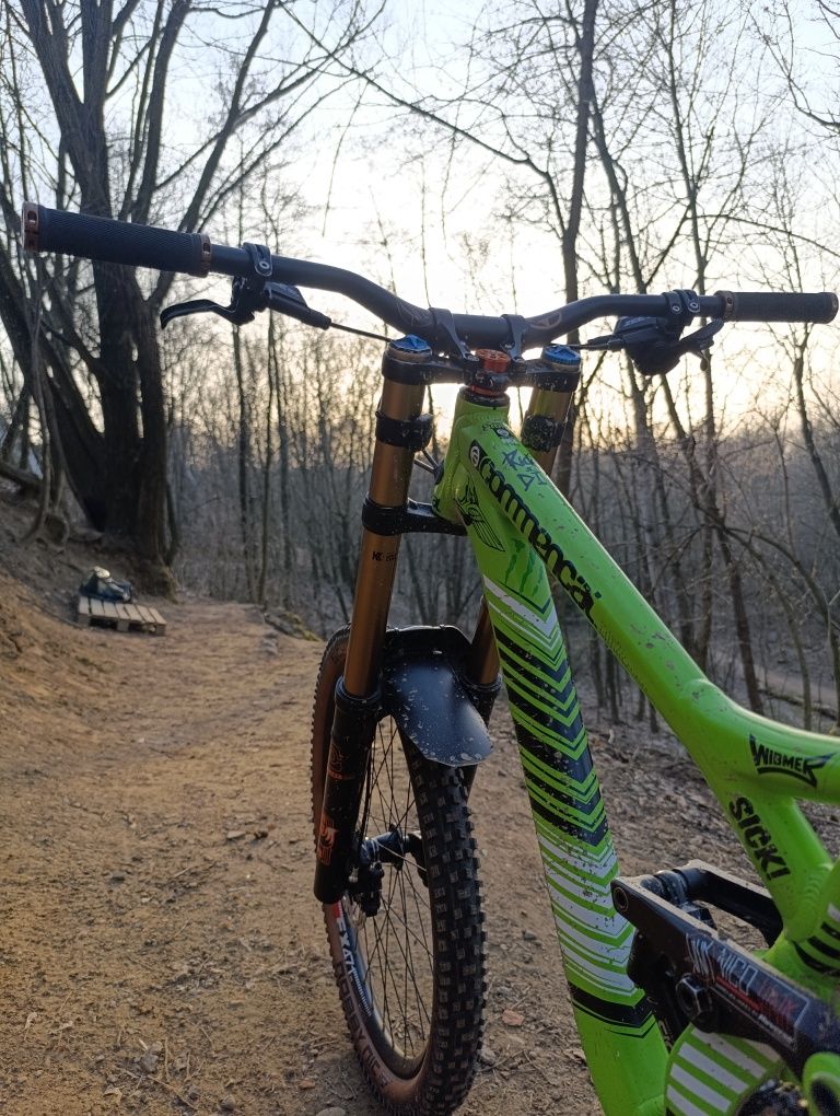 Commencal supreme V3 dh fr