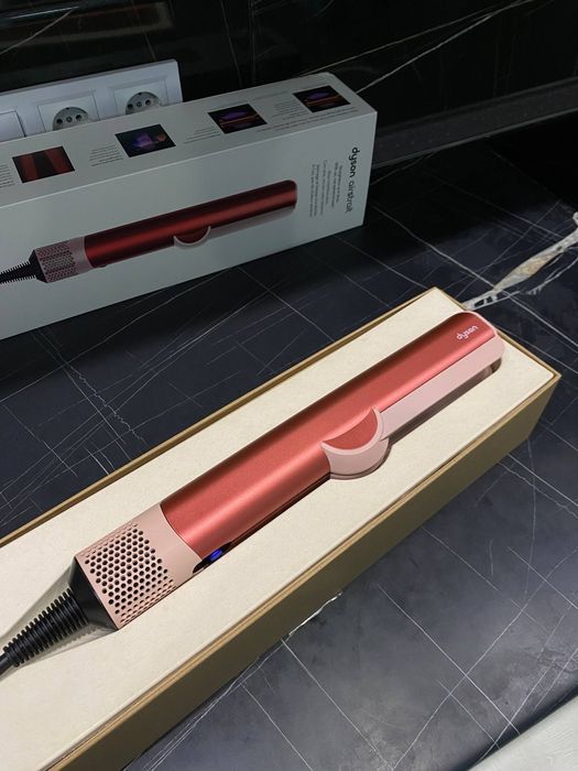 Вирівнювач волосся Dyson Airstrait