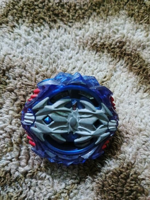 Продам дзиги (бейблейди)