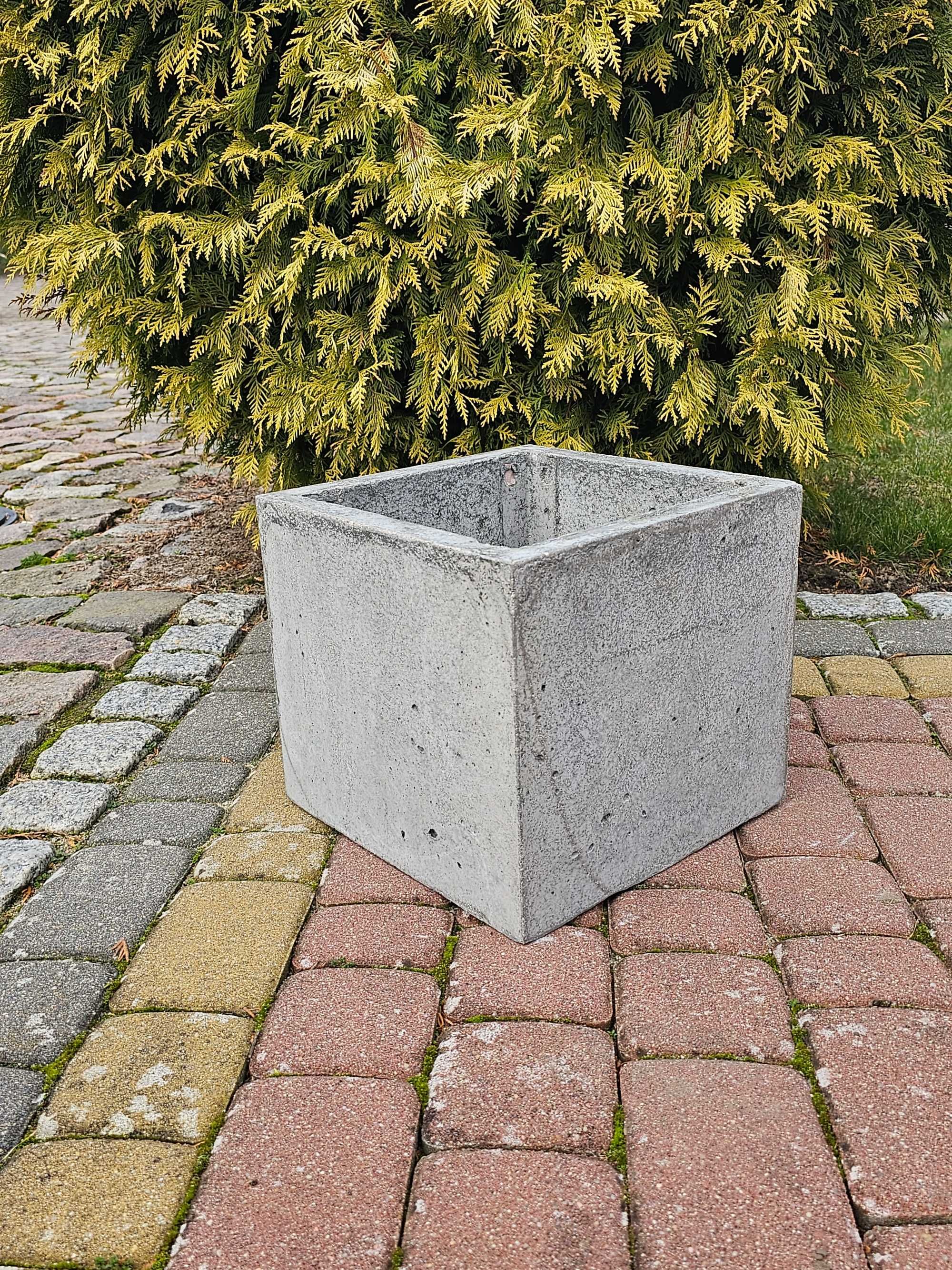 Sprzedam doniczki betonowe