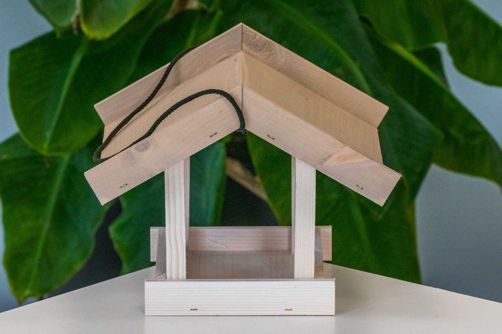 Karmnik Budka Karmniczek Lili