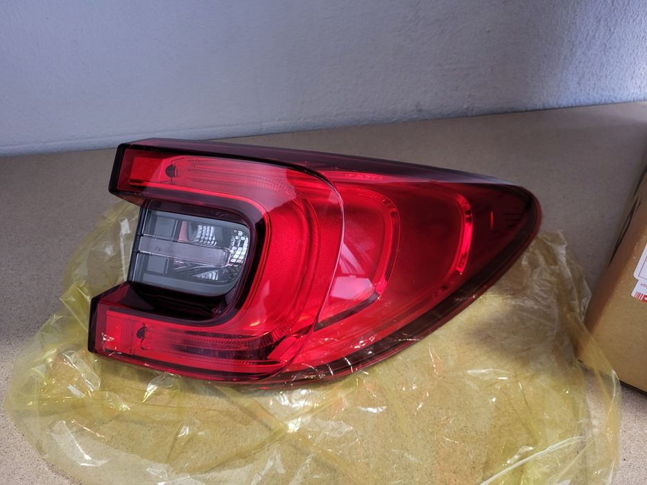 Farolim direito ilharga Renault Kadjar novo