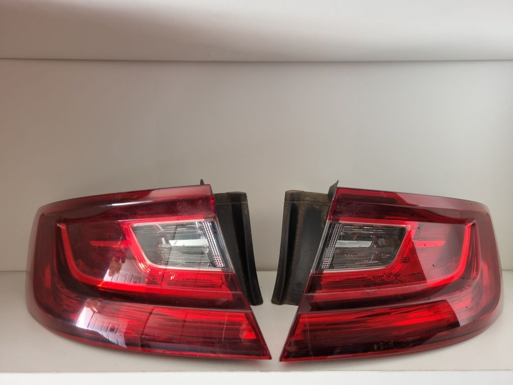 Renault Megane 4 farolins carro