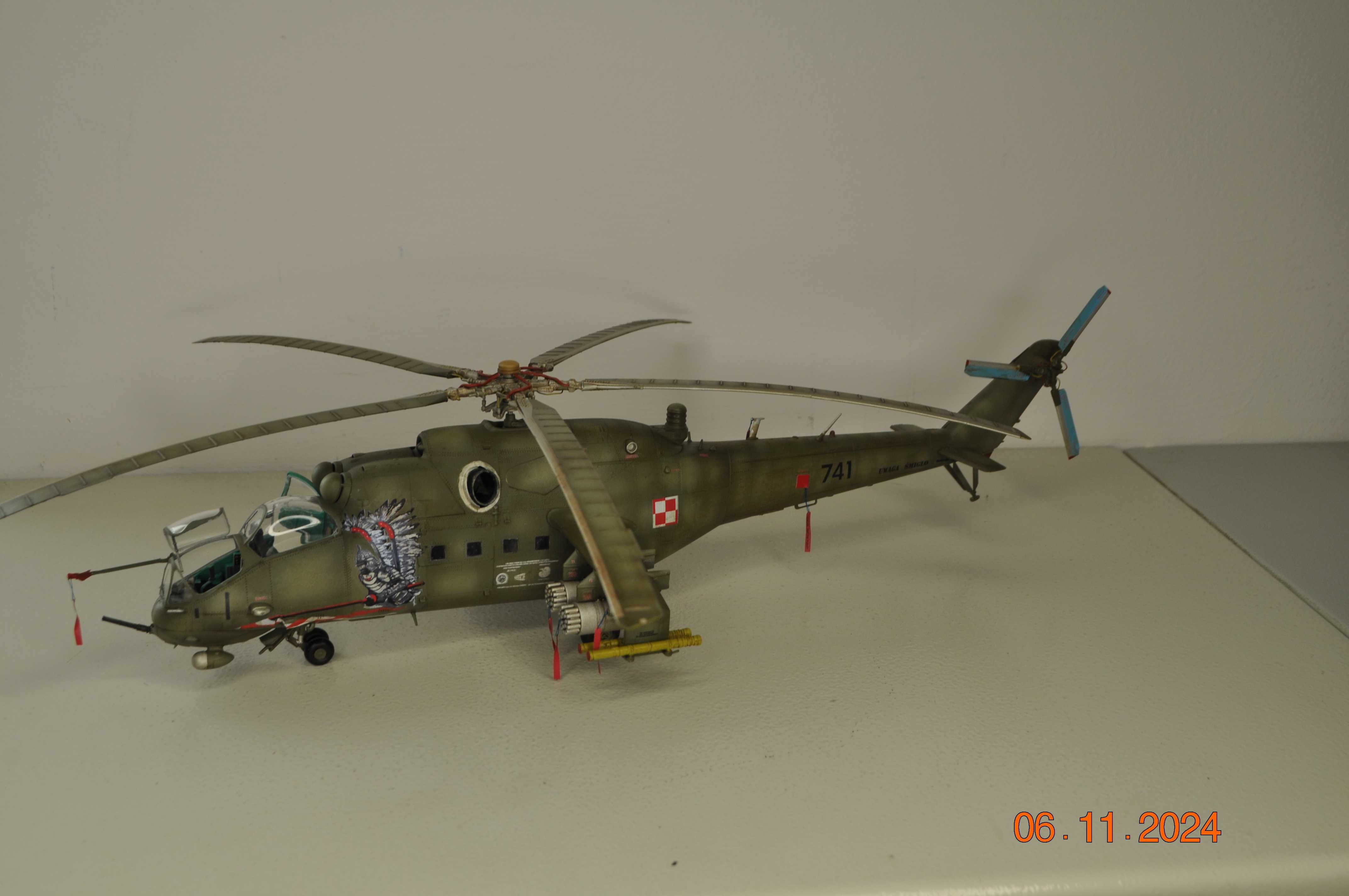 Model śmigłowca Mi-24 D HIND Husarz malowanie 2018  1/48
