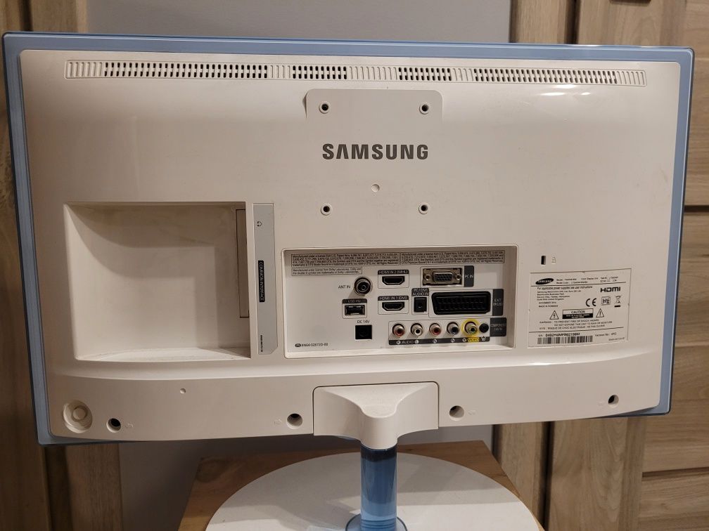 Samsung LT24D391EW/EN biały monitor telewizor 24cale