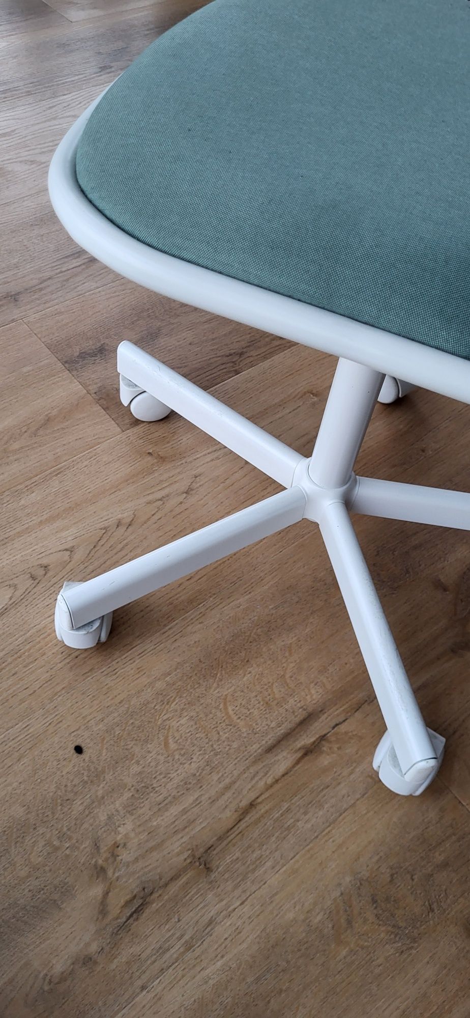 Regulowane krzesło do biurka dla dziecka -Ikea
