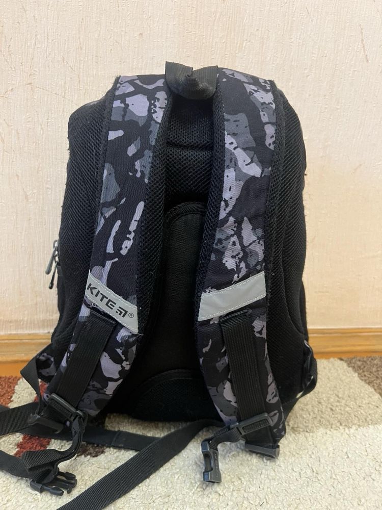 Продам шкільний пюкзак Kite