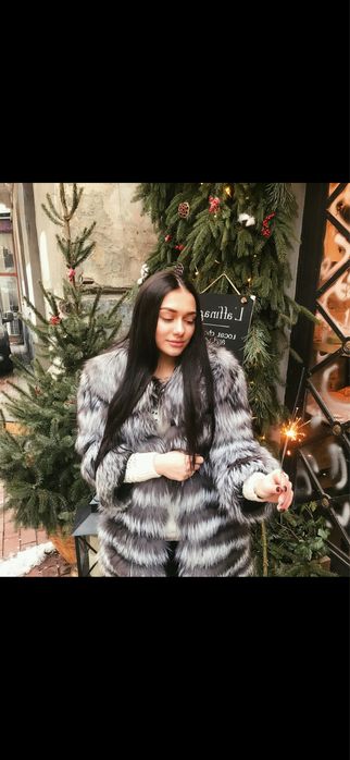 Продам шубу з чорнобурки