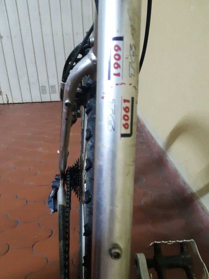 Bicicleta Giant Terrago Aluminium 6061 T6